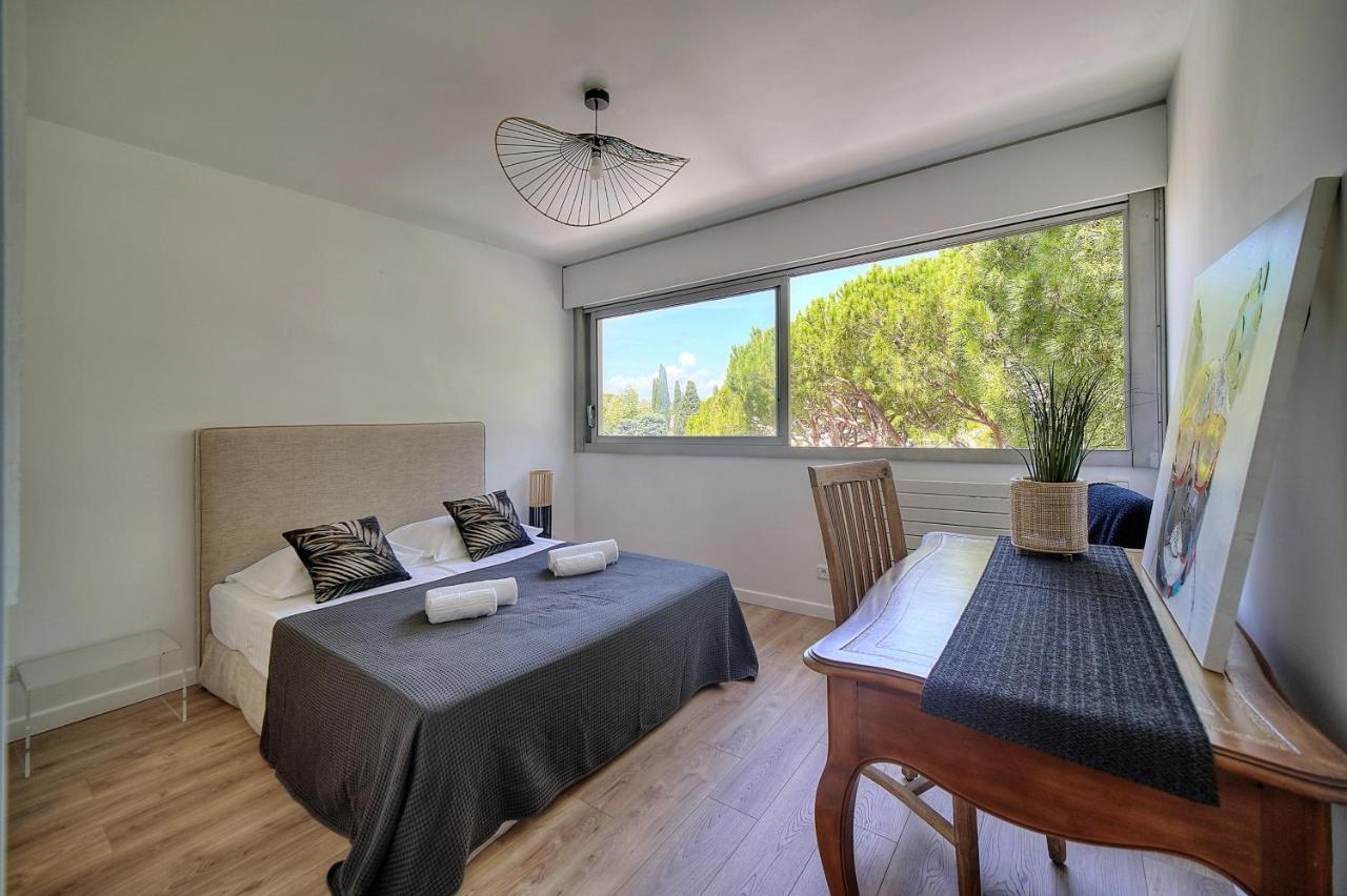 Attique Antibois - Piscine - Vue - Parking - Wifi Apartamento *
