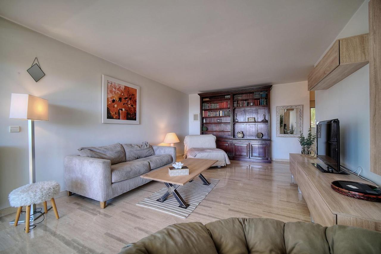 Attique Antibois - Piscine - Vue - Parking - Wifi Apartamento *