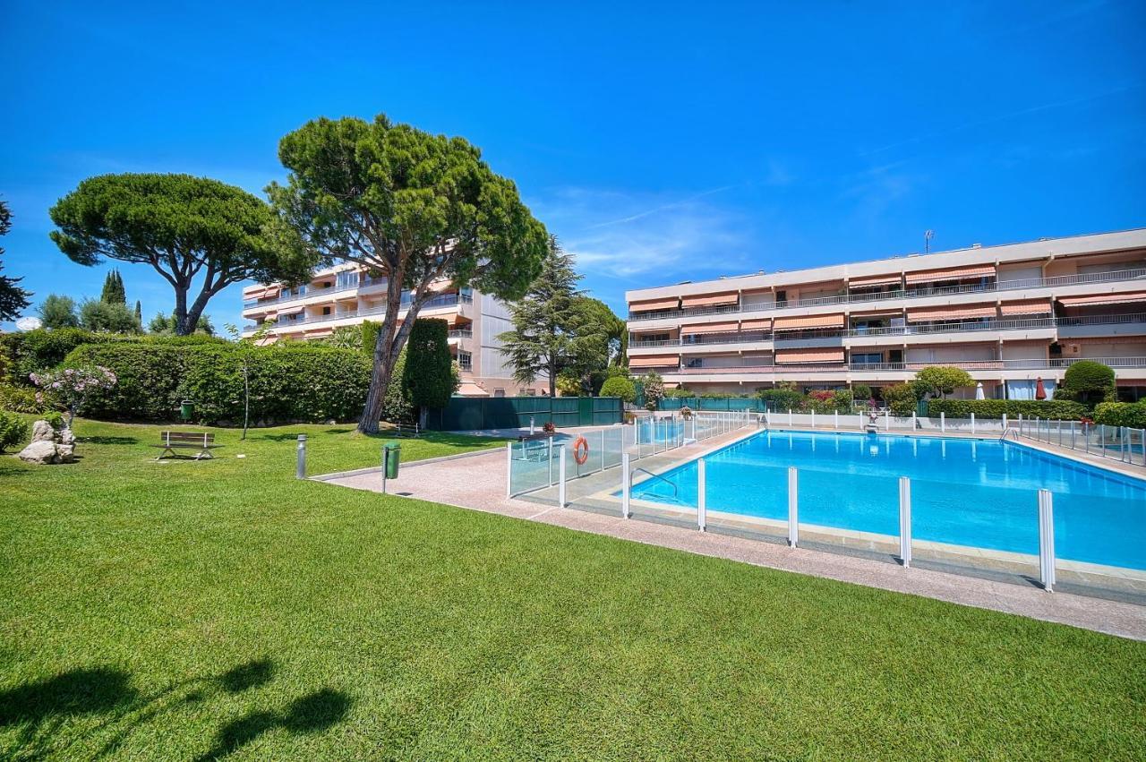Attique Antibois - Piscine - Vue - Parking - Wifi Apartamento *